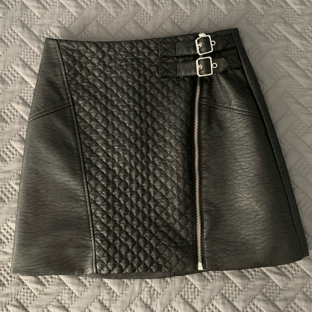 ‼️SOLD NOT AVAILABLE ‼️ H&M DIVIDED